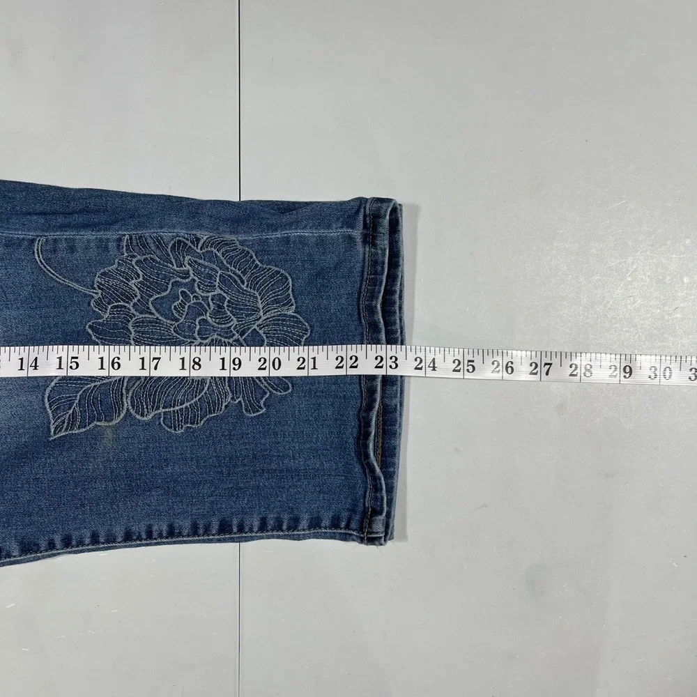 Lane Bryant Girlfriend Crop Capri Jeans Womens 18 Blue Denim Floral Embroidered
